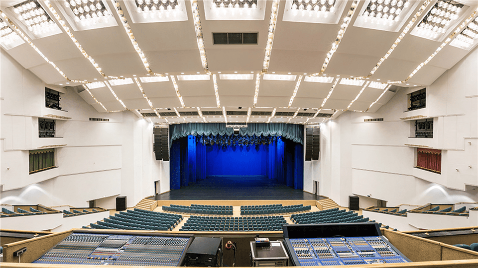 An Approach to Teaching “Othello”